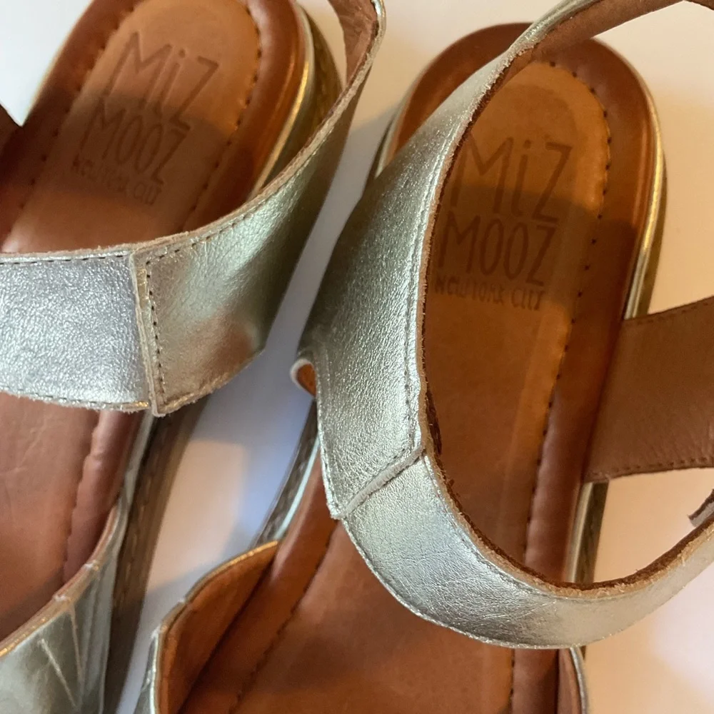 MIZ MOOZ Gold Metallic Leather Sandals size 42 - Picture 4 of 8